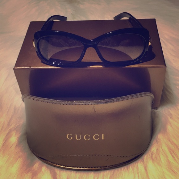 Gucci Accessories - Gucci sunglasses